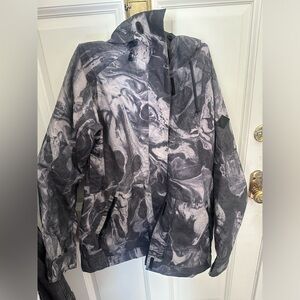 Dakine women’s snow jacket for snow/ski/snowboard